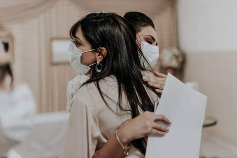 Abraço ne noiva e cunhada'