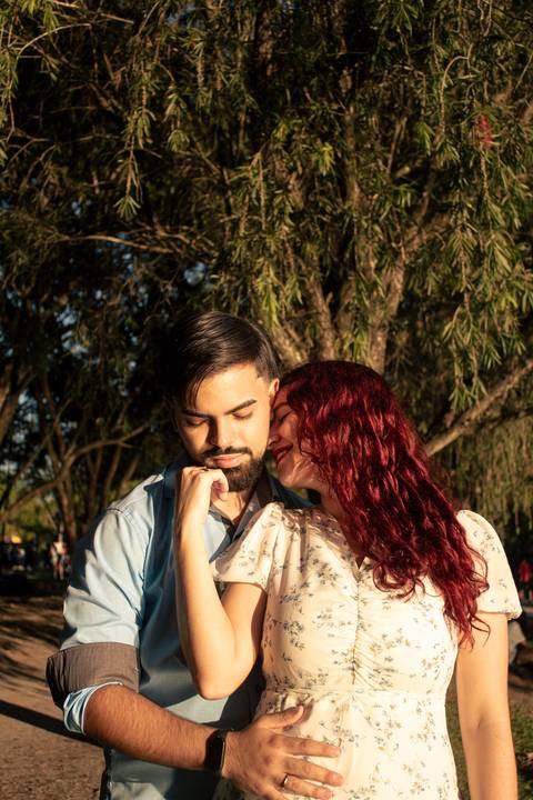 Foto espontânea de casal'