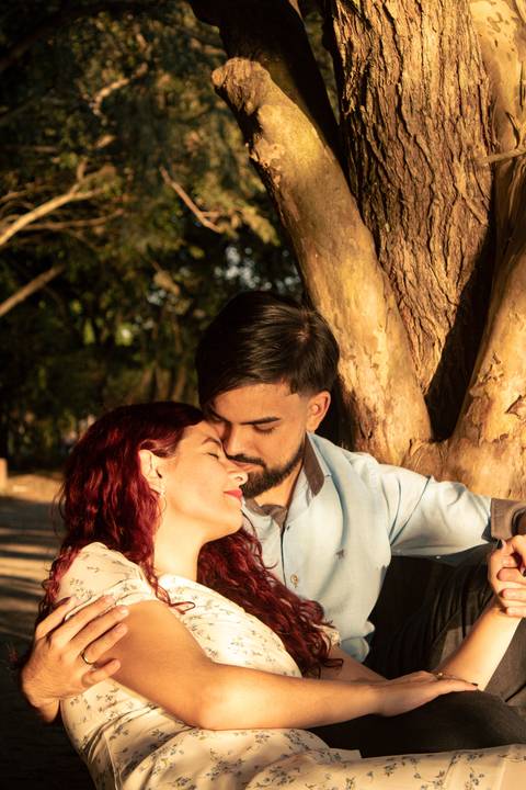 Fotografia de casal leve e natural'