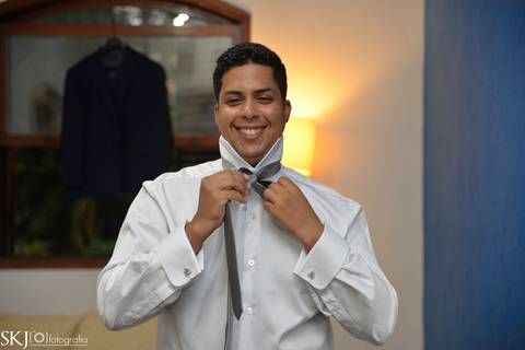 SKJ Fotografia - Makinf of noivo - Maison Saint Germain'