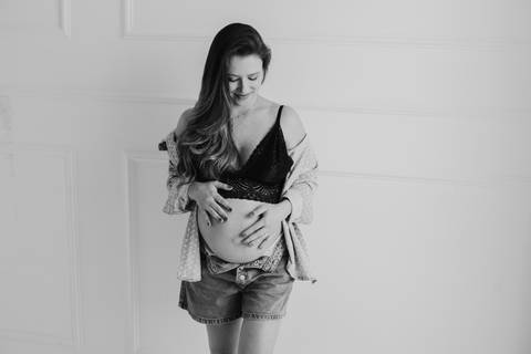 Estúdio de fotografia de gestante, ensaio gestante, ensaio gestante luz natural, fotógrafa gestante, São José do Rio Preto, Ana Rocchi Fotografia'