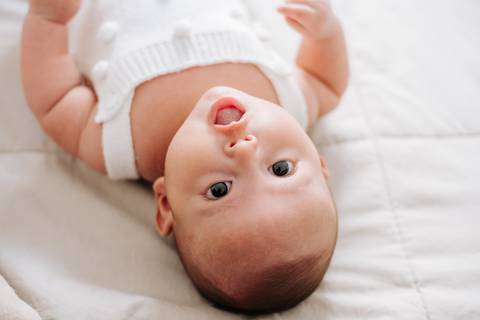 Ensaio acompanhamento bebê, ensaio bebê lifestyle, ensaio newborn estúdio, ensaio bebê natural, fotógrafo bebê, fotógrafo bebê luz natural, fotógrafo bebê e família, São José do Rio Preto, Ana Rocchi Fotografia'