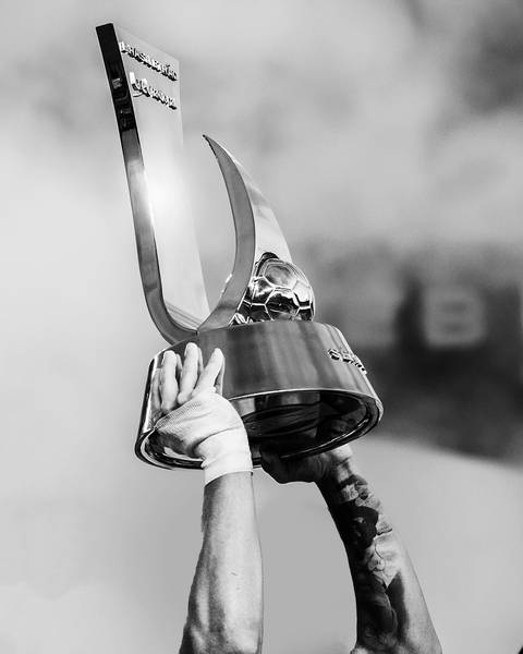 Taça de campeão do brasileirão da Série B conquistada pelo Santos FC em 2024'