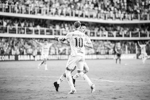 Barreal comemora gol com Neymar'