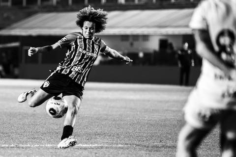 Akine Milene, do São Paulo, finaliza em clássico contra as Sereias da Vila'