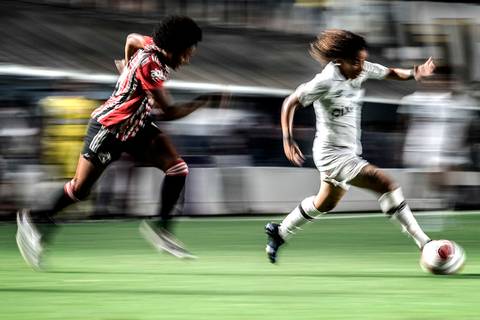 A Sereia da Vila Jane em jogo contra o São Paulo. Técnica aplicada de panning.'