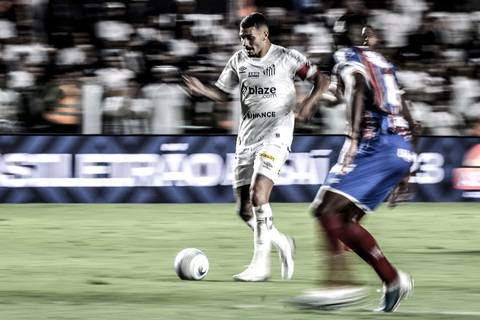 Volante Alisson em ação. Técnica aplicada de panning.'