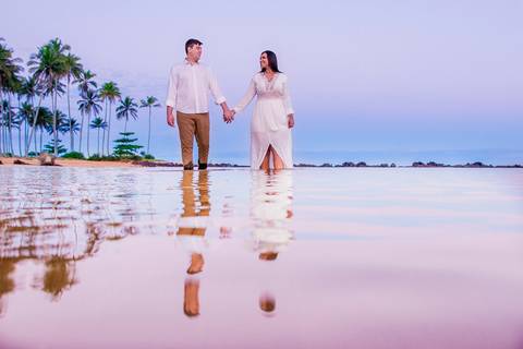 passeio na praia dos noivos no ensaio'