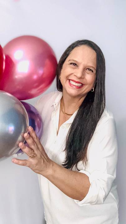 Retrato feminino sofisticado para mulheres maduras em ensaio de aniversário'