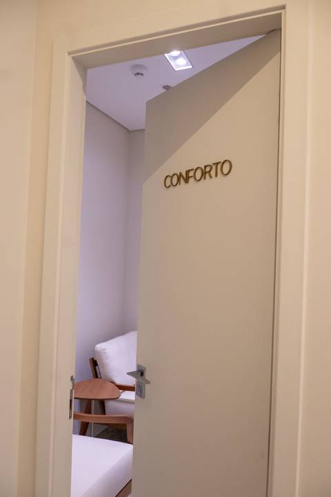 Sinalização e Detalhes da Clínica Utrini Medicina - Fotografia Corporativa'