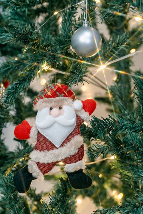 Cenário com árvore e Enfeites de Natal Em Piraquara e Curitiba Paraná'