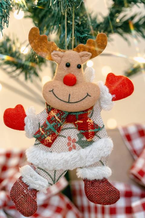 Cenário com árvore e Enfeites de Natal Em Piraquara e Curitiba Paraná'