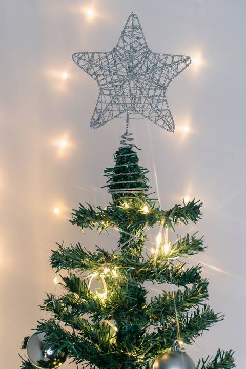 Cenário com árvore e Enfeites de Natal Em Piraquara e Curitiba Paraná'