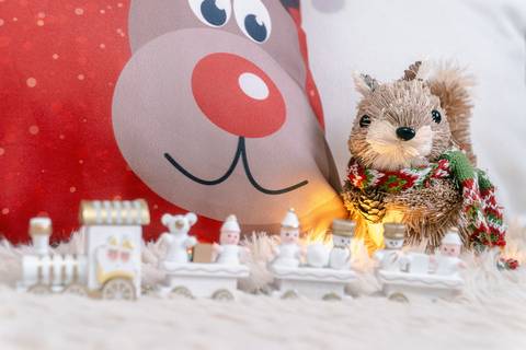 Cenário de natal com enfeites e brinquedos de Natal Em Piraquara e Curitiba Paraná'