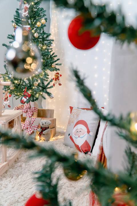 Cenário de natal com enfeites e brinquedos de Natal Em Piraquara e Curitiba Paraná'