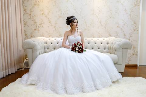 Make Casamento de Bruna e Kennedy  produzido pela Carol Junqueira, ouro preto Minas gerais, Destaque para noiva hobbie e bouquet'