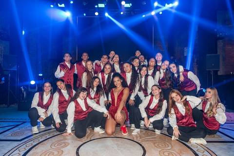 festa de 15 anos da Malu com Coreografia incrível do Thiago Buquin @marcelofabianofotografia '