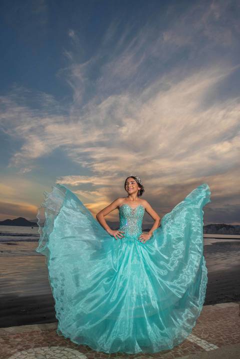 Ensaio Fotográfico de mais uma Debutante na Ponta da Praia em Santos S.P
Marcelo Fabiano Fotografia e Vídeo '