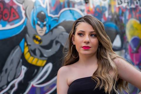 Ensaio Fotográfico da linda Giovanna / Subimos a serra para fotografar mais uma debutante na Capital do Brasil a Grande São Paulo/Iniciamos nosso ensaio fotográfico no Beco do Batman,muitas cores e grafites de artistas maravilhosos do Brasil e do exterior'