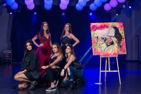 @debutantesemfoco Nossas Debutantes maravilhosas
Muitos parceiros participando de mais um clipe de Sucesso.
@marcelofabianofotografia 
@debutantesemfoco 
@ehvivaeventos 
@clackboomfilms 
@djaletwist 
@impactodosom 
@alomanakao
@drosh_artes 
@isaegabi_pied'