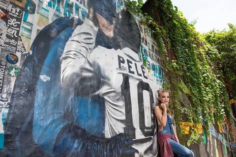 Ensaio Fotográfico Beco do Batman em São Paulo - Debutante Maria Eduarda em um ensaio fotográfico lindo para sua festa de 15 anos - Marcelo Fabiano Fotografia e Vídeo - Santos S.P'