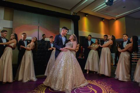 A Magia dos 15 anos,pelas lentes do Fotografo Marcelo Fabiano Fotografia - Santos S.P - Foto e Vídeo - A Cabine de Fotos - Buffet Mario - Tiago Eventos - Connect Bartenders - Eternize seus melhores momentos'