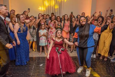 Yasmin Santos - Aparece de surpresa na festa da Júlia e causa grande emoção - Marcelo Fabiano Fotografia e vídeo'