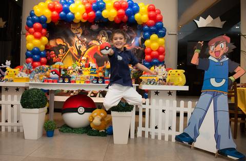 O Gustavo estava um verdadeiro Herói em sua festa de 6 anos em Maison Royalle'