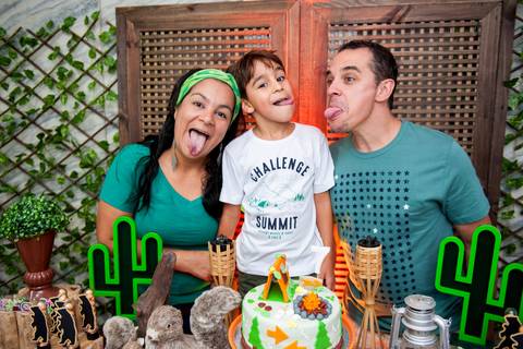 Com esses três a bagunça é garantida,festa do Juliano com a turma do Quintal da Vila - Fotografia '