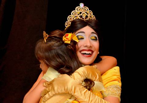 Um abraço de princesa não tem preço,fotografia infantil- Marcelo Fabiano Fotografia Santos S.p'