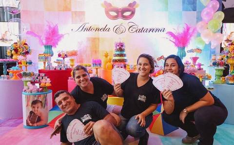 Atelie D Festa 
Locação de Objetos para festa e Decorações
Av. Francisco Glicério,31- Gonzaga- Santos S.P
Tel: 13-98206-7902'