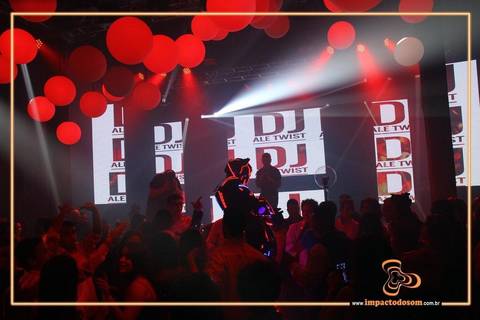 DJ Alex Twist - Impacto do Som -Som - Iluminação - Painel de Led
13-3251-4318 13- 97408-0188 Rua Napoleão Laureano,78 Casa - Santos S.P'