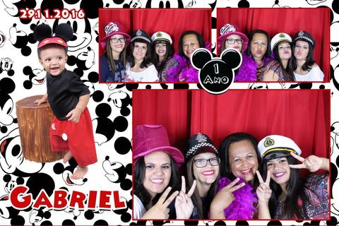 Nossa Cabine de fotos na festa do Gabriel - Buffet Abrakadabra Santos S.p'