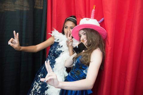 As meninas adoram nas festas de 15 anos - Cabines e totens fotográficos - Marcelo Fabiano Fotografia - Santos S.p - T'