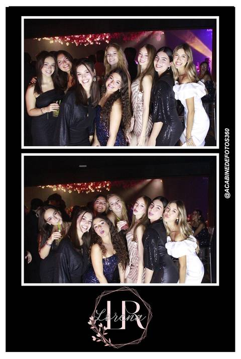 Nosso Espelho mágico com fotos impressas na hora @acabinedefotos360 - Docks Eventos - Centro Histórico de Santos S,P'