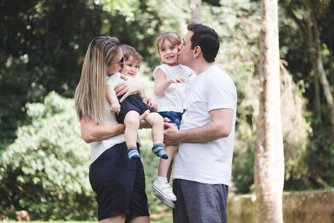 Fotos de família, ensaio família, book família no parque, ensaio de irmãos'