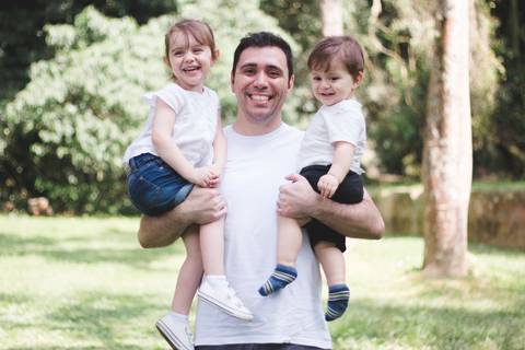 Fotos de família, ensaio família, book família no parque, ensaio de irmãos'