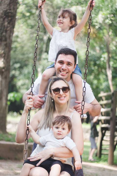 Fotos de família, ensaio família, book família no parque, ensaio de irmãos, ensaio externo, pai e filho, pai e filha, mãe e filha'