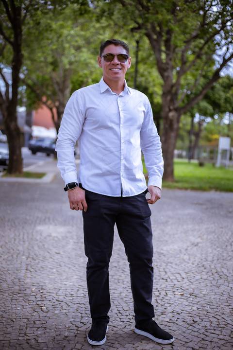 Ensaio corporativo masculino feito no consultório do cliente'