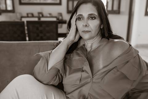 Ensaio feminino feito na casa da cliente'