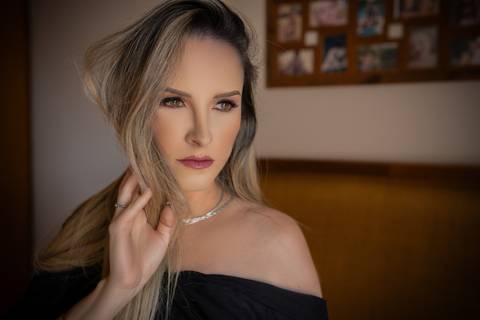 Ensaio feminino feito na casa da cliente'