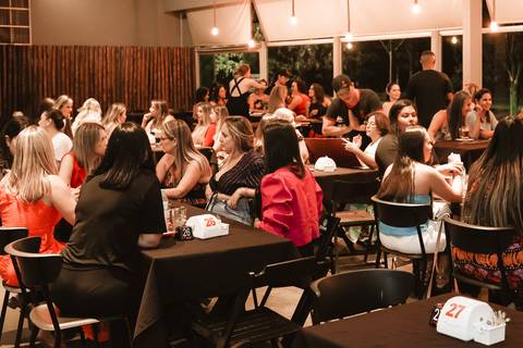 Foto de Evento na cidade de Bom Despacho/MG. Kampala Gastrobar. Fotógrafa de evento.'