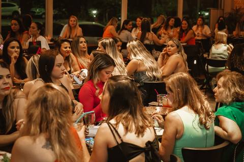 Foto de Evento na cidade de Bom Despacho/MG. Kampala Gastrobar. Fotógrafa de evento.'