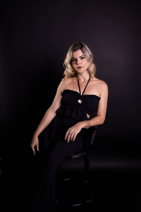 Ensaio mãe e filha. Fotografia Feminina. Fotos para Dia das Mães. Fotos de Estúdio. Mãe e Filha.'