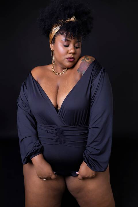 Modelo Negra. Modelo Plus Size. Ensaio Feminino'