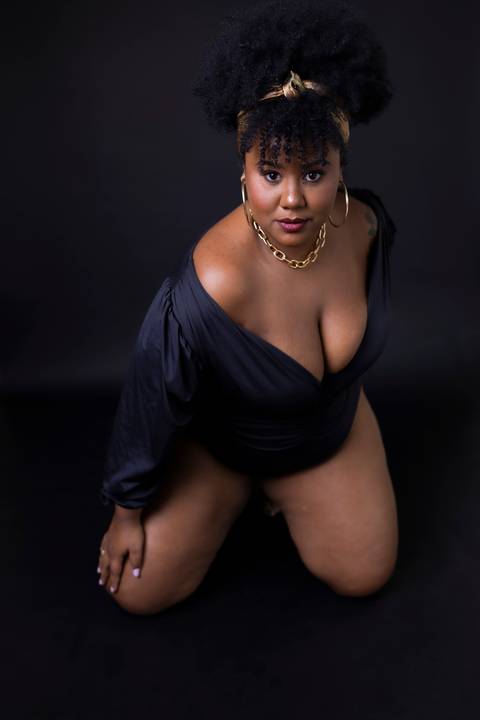 Modelo Negra. Modelo Plus Size. Ensaio Feminino'