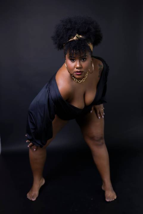 Modelo Negra. Modelo Plus Size. Ensaio Feminino'