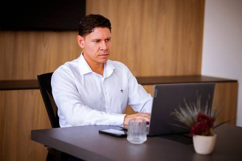 Ensaio Corporativo. Ensaio em Bom Despacho. Fotos profissionais. Marketing'