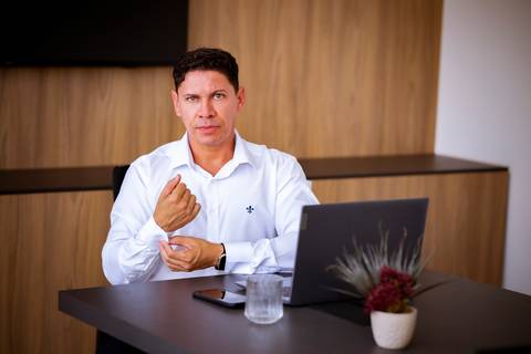 Ensaio Corporativo. Ensaio em Bom Despacho. Fotos profissionais. Marketing'