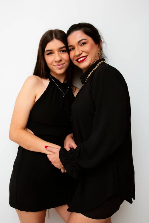 Ensaio Feminino. Fotos Dia das Mães. Bom Despacho. Fotos Estúdio.'